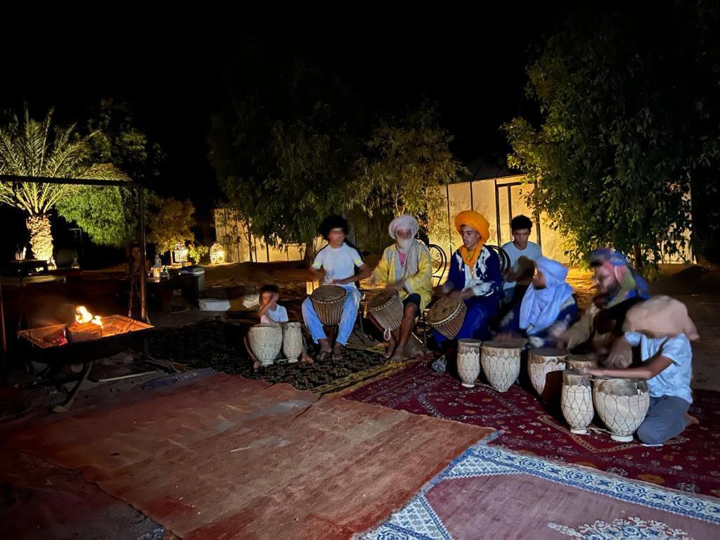 Отель Merzouga Luxury Tented Camp Экстерьер фото
