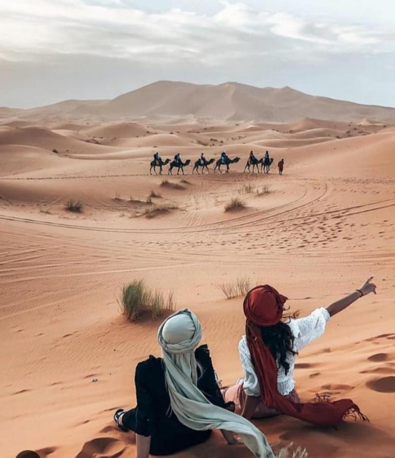 Отель Merzouga Luxury Tented Camp Экстерьер фото