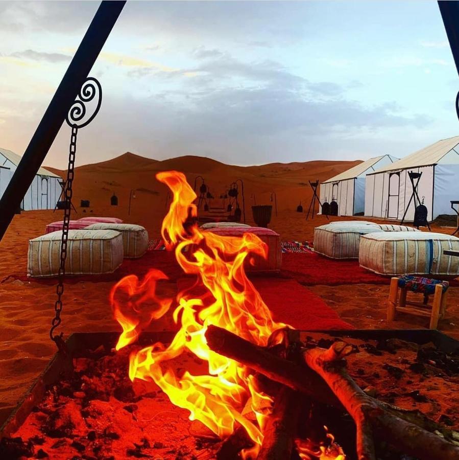 Отель Merzouga Luxury Tented Camp Экстерьер фото