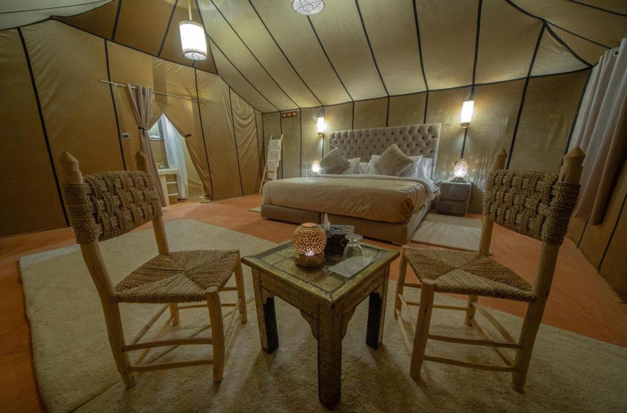 Отель Merzouga Luxury Tented Camp Экстерьер фото